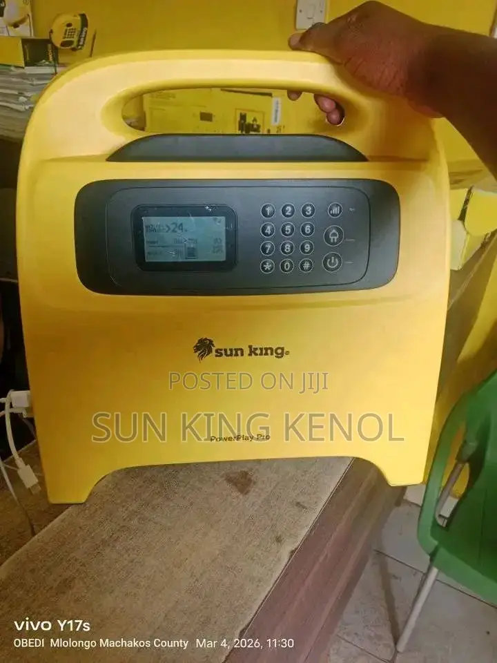 Sunking Power Play Pro Battery Inverter and Solar Panel