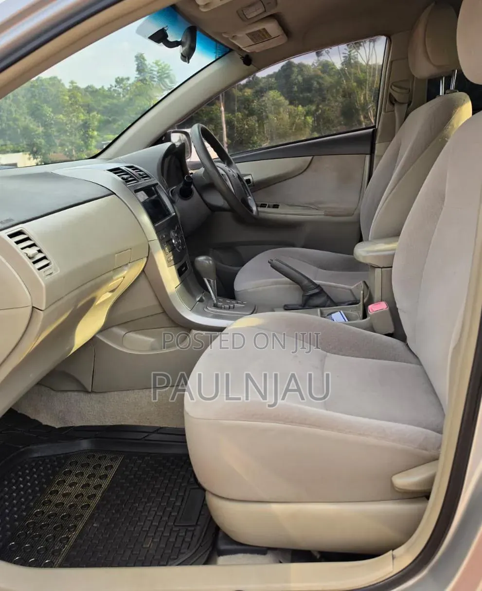 Toyota Axio 2012 Silver