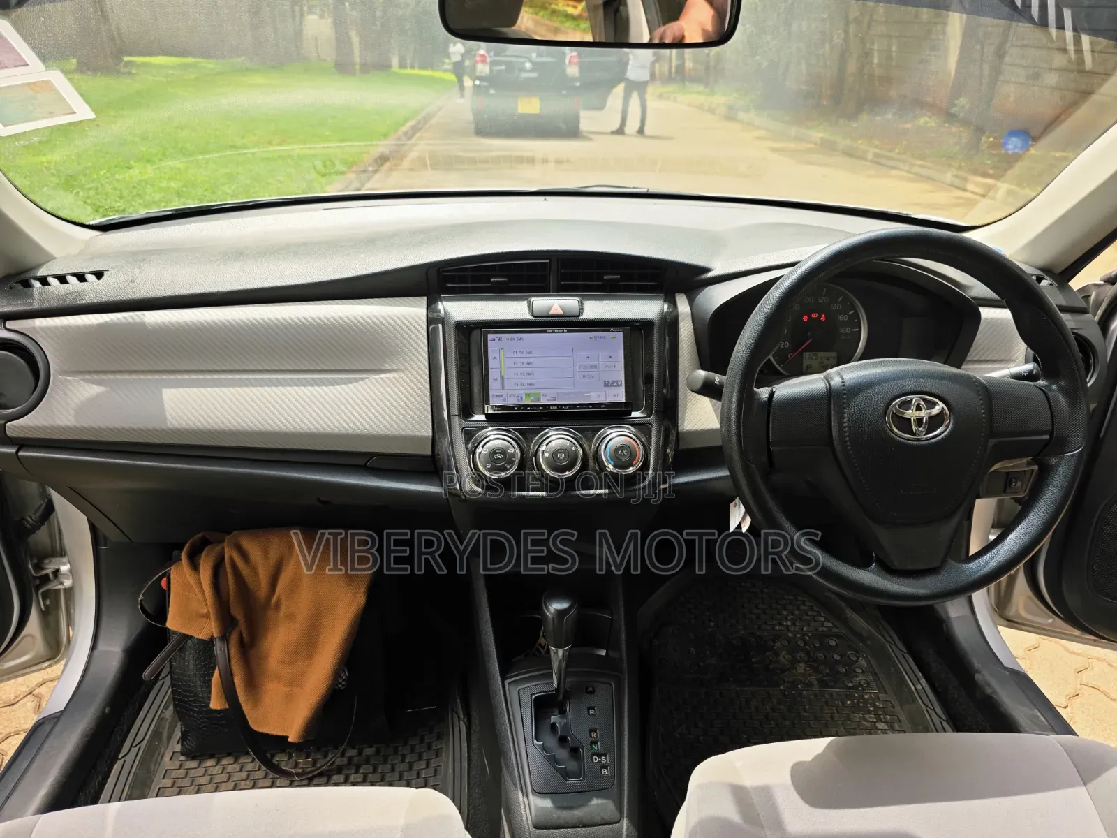 Toyota Axio 2014 Silver