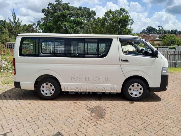 Toyota HiAce 2019 White - thumbnail 8