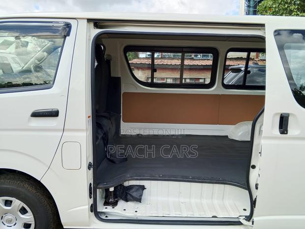 Toyota HiAce 2019 White - thumbnail 9