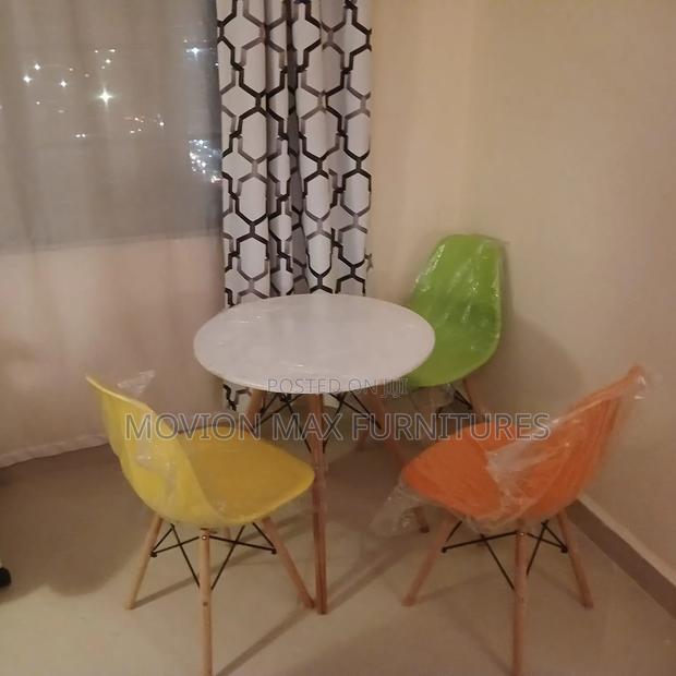 Eames Table+Eames Chairs