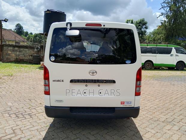 Toyota HiAce 2019 White - thumbnail 3