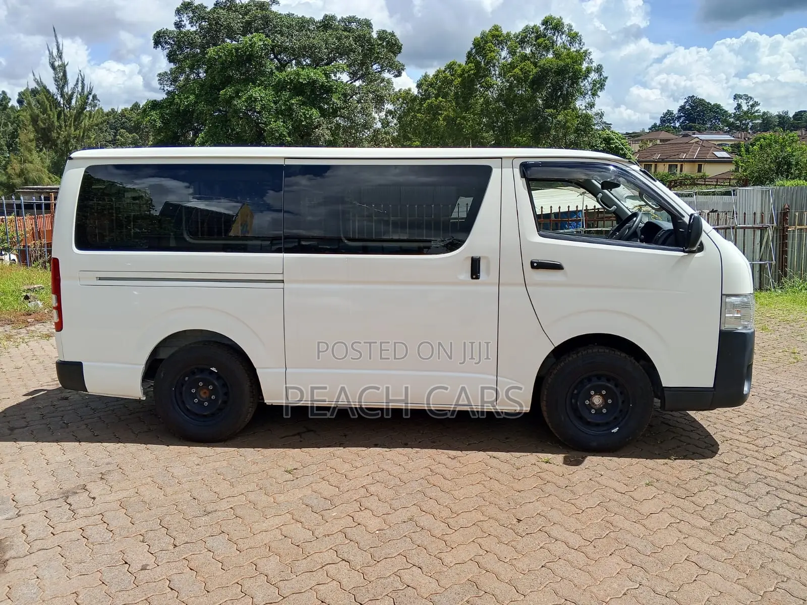 Toyota HiAce 2019 White