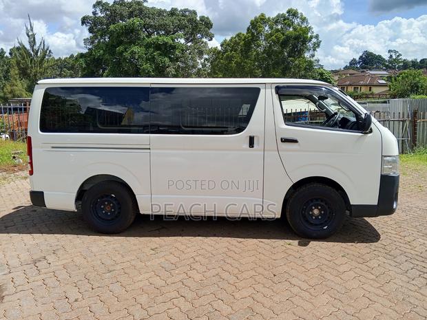 Toyota HiAce 2019 White - thumbnail 4