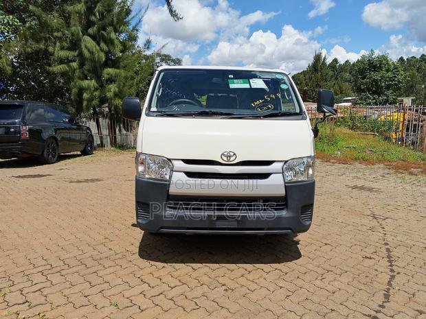 Toyota HiAce 2019 White - thumbnail 8