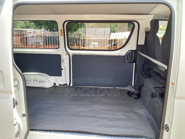 Toyota HiAce 2019 White - thumbnail 10