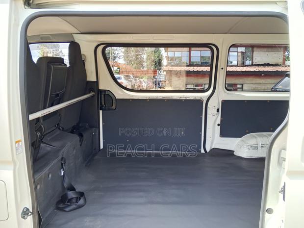 Toyota HiAce 2019 White - thumbnail 11