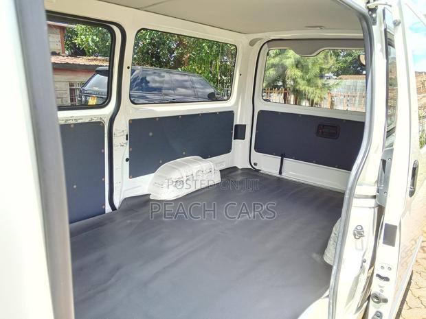 Toyota HiAce 2019 White - thumbnail 13