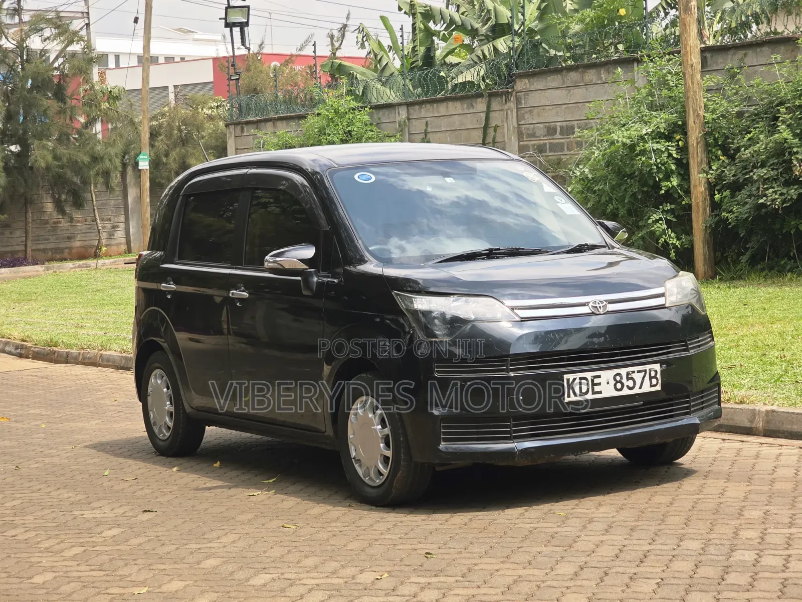Toyota Spade 2014