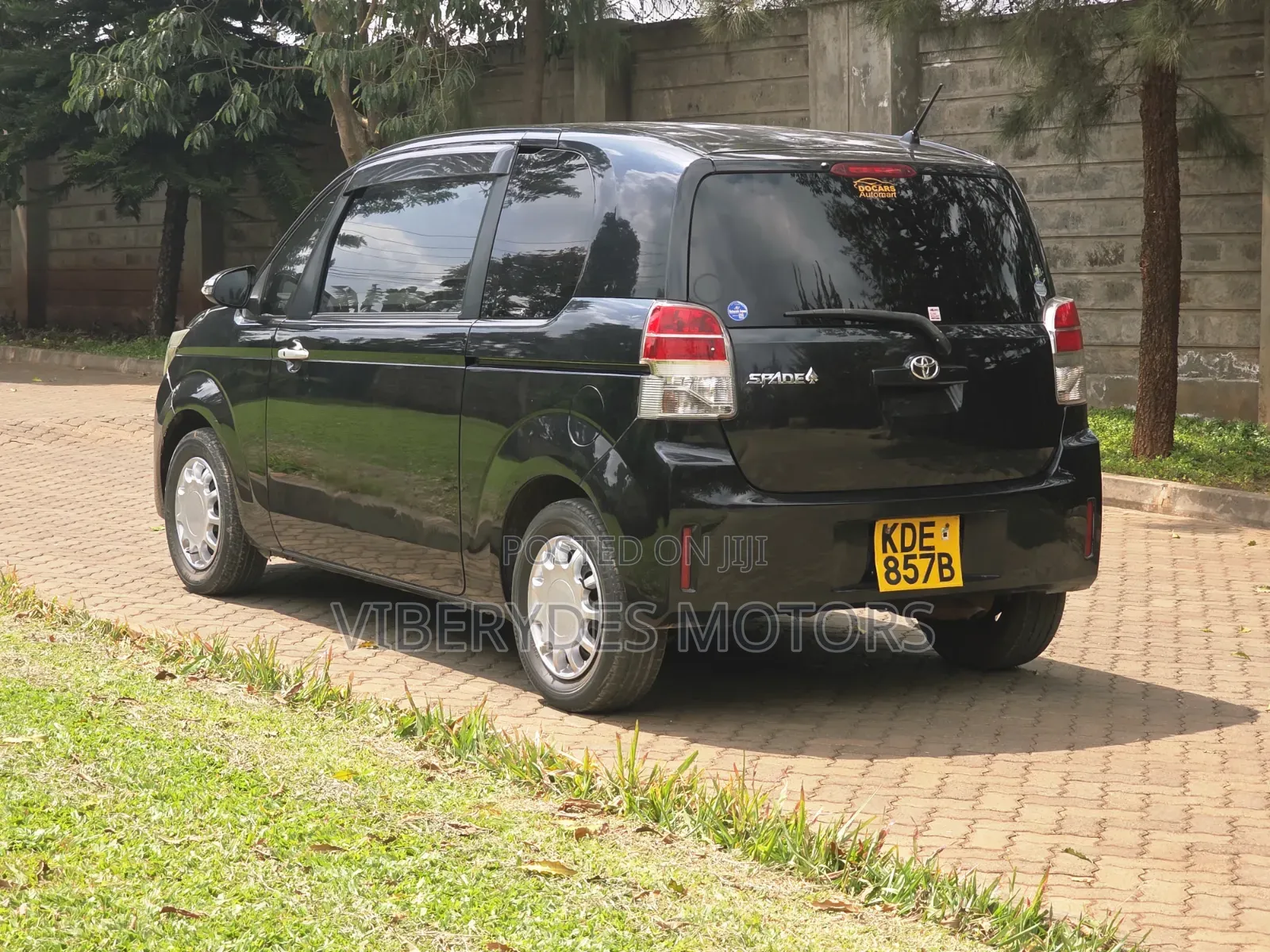 Toyota Spade 2014