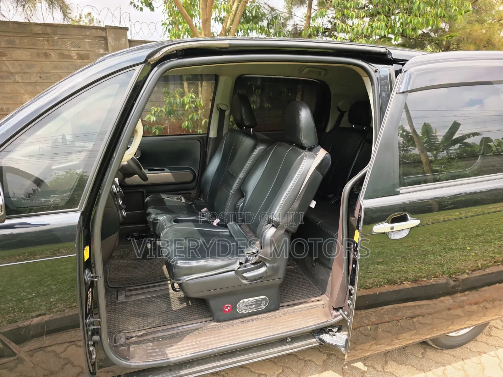 Toyota Spade 2014