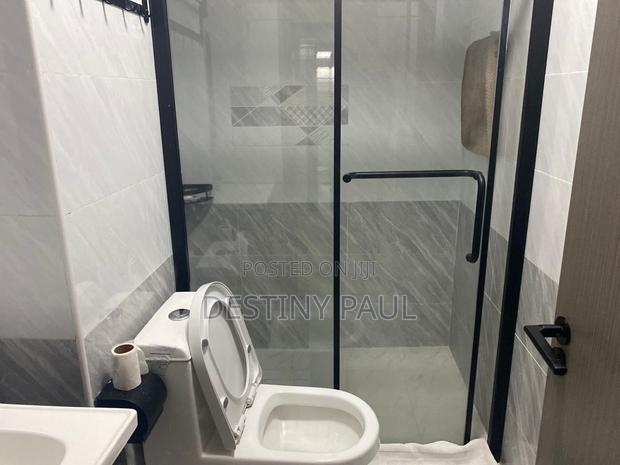Hartland Apartment Furnished 2 Bed - thumbnail 3