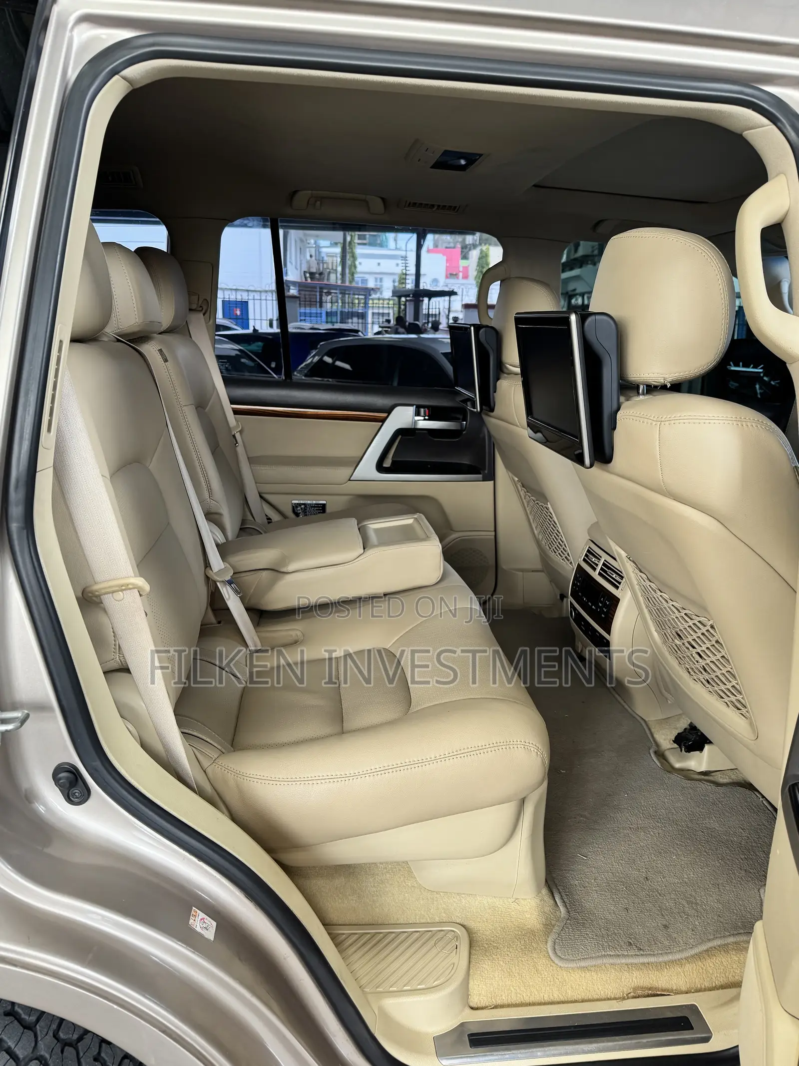 Toyota Land Cruiser 5.7 V8 VXR 2018 Gold