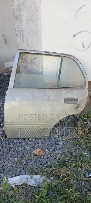 Toyota Starlet Front Rear Doors – Used