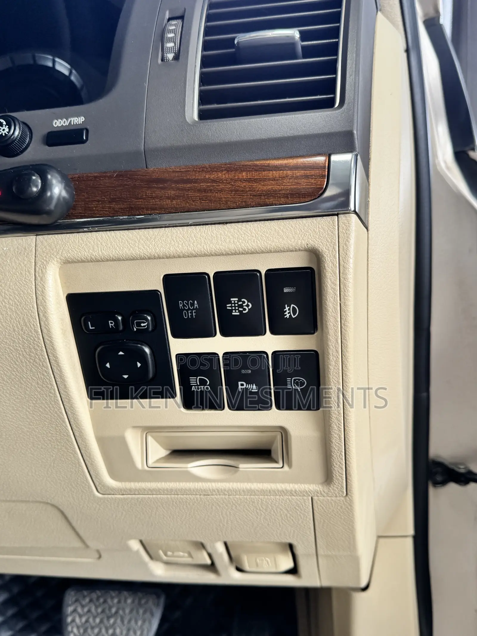 Toyota Land Cruiser 5.7 V8 VXR 2018 Gold