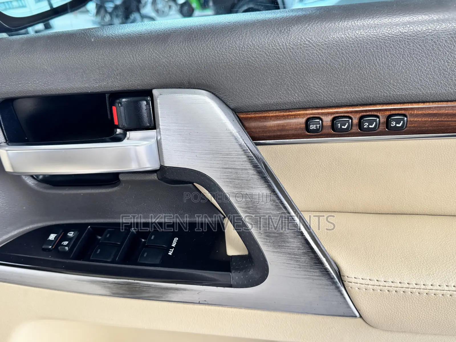 Toyota Land Cruiser 5.7 V8 VXR 2018 Gold