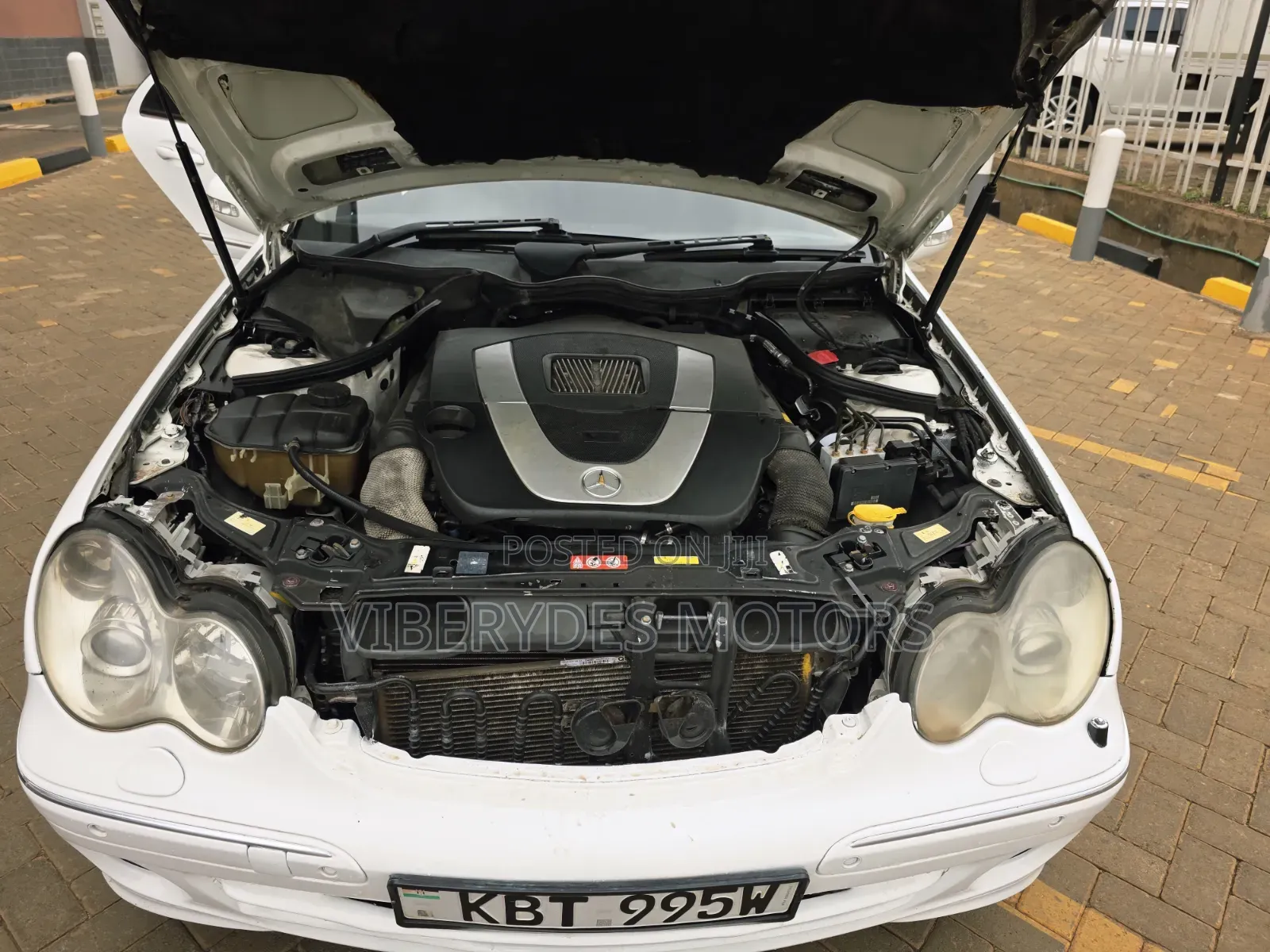 Mercedes-Benz C230 2005 White