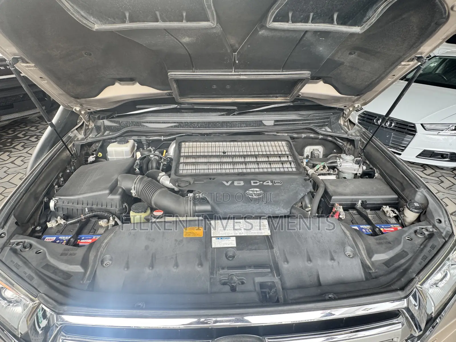Toyota Land Cruiser 5.7 V8 VXR 2018 Gold