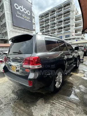 Toyota Land Cruiser 2014 Gray
