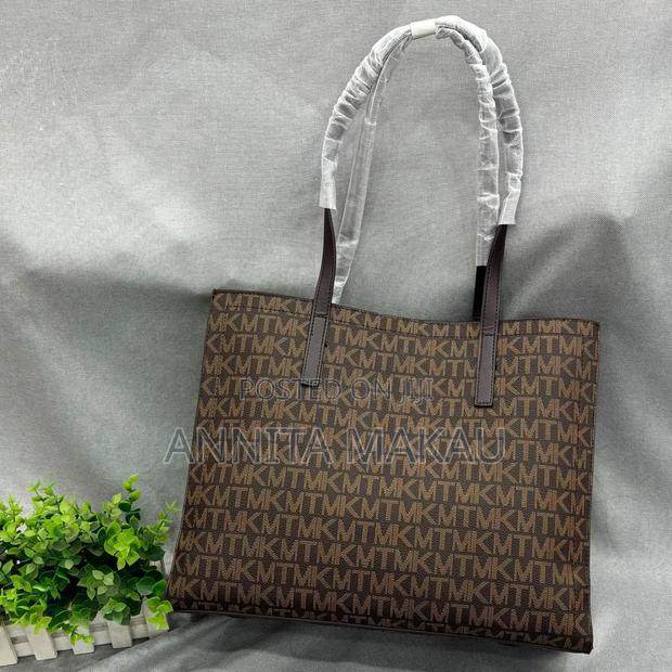 Ladies Clothes and Handbags - thumbnail 13