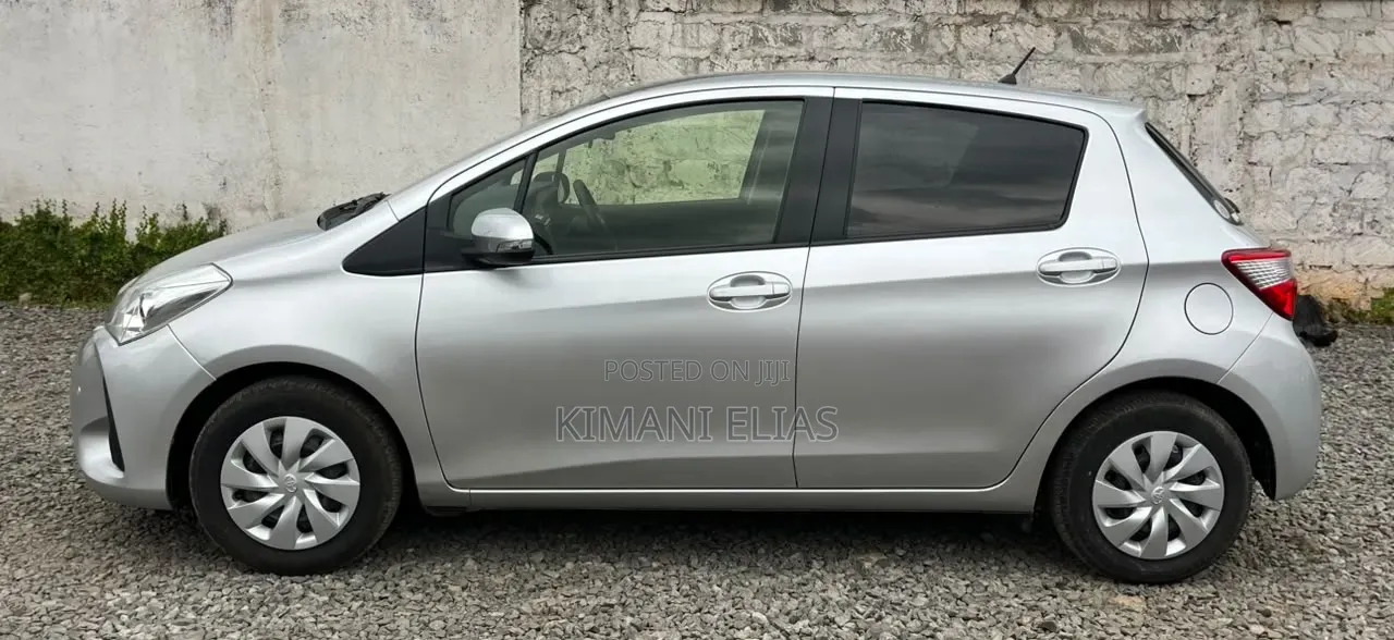 Toyota Vitz 2019 Silver