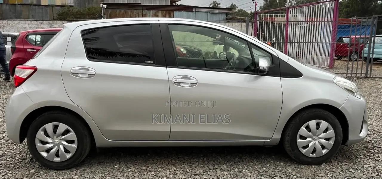 Toyota Vitz 2019 Silver