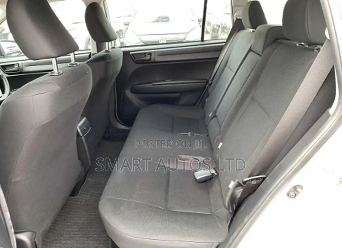 Toyota Corolla Fielder 1.5 Hybrid FWD 2021 Silver