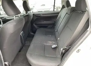 Toyota Corolla Fielder 1.5 Hybrid FWD 2021 Silver