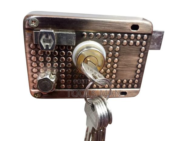 Heavy Duty Rim Door Lock With High Security Dimple Keys.