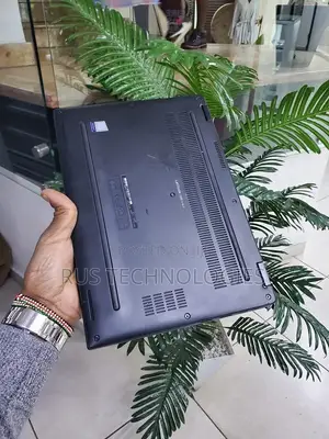 Laptop Dell Latitude 7390 8GB Intel Core i5 SSD 256GB