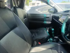 Toyota Hilux 2019 Gray