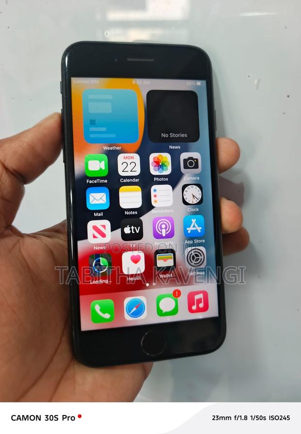Apple iPhone 8 128 GB Black - thumbnail 3