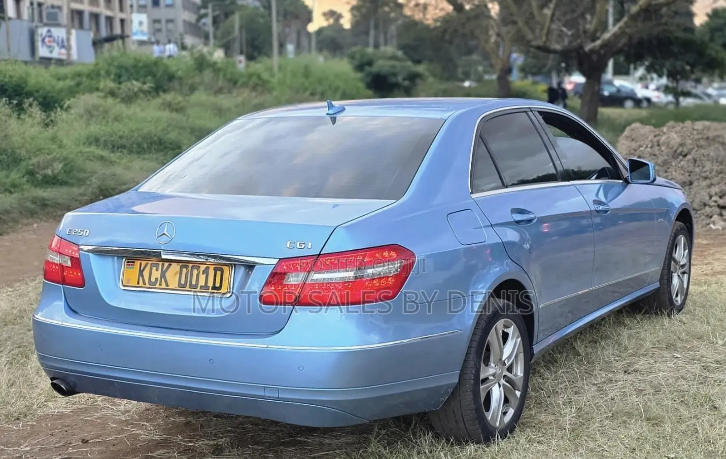 Mercedes-Benz E250 2009 Blue