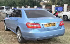 Mercedes-Benz E250 2009 Blue