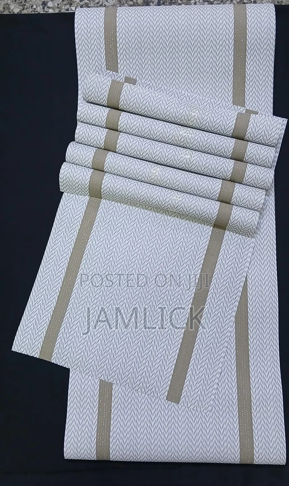 1 Table Runner Set + 6 Table Mats - Bb