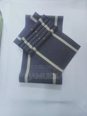 1 Table Runner Set + 6 Table Mats - Bb