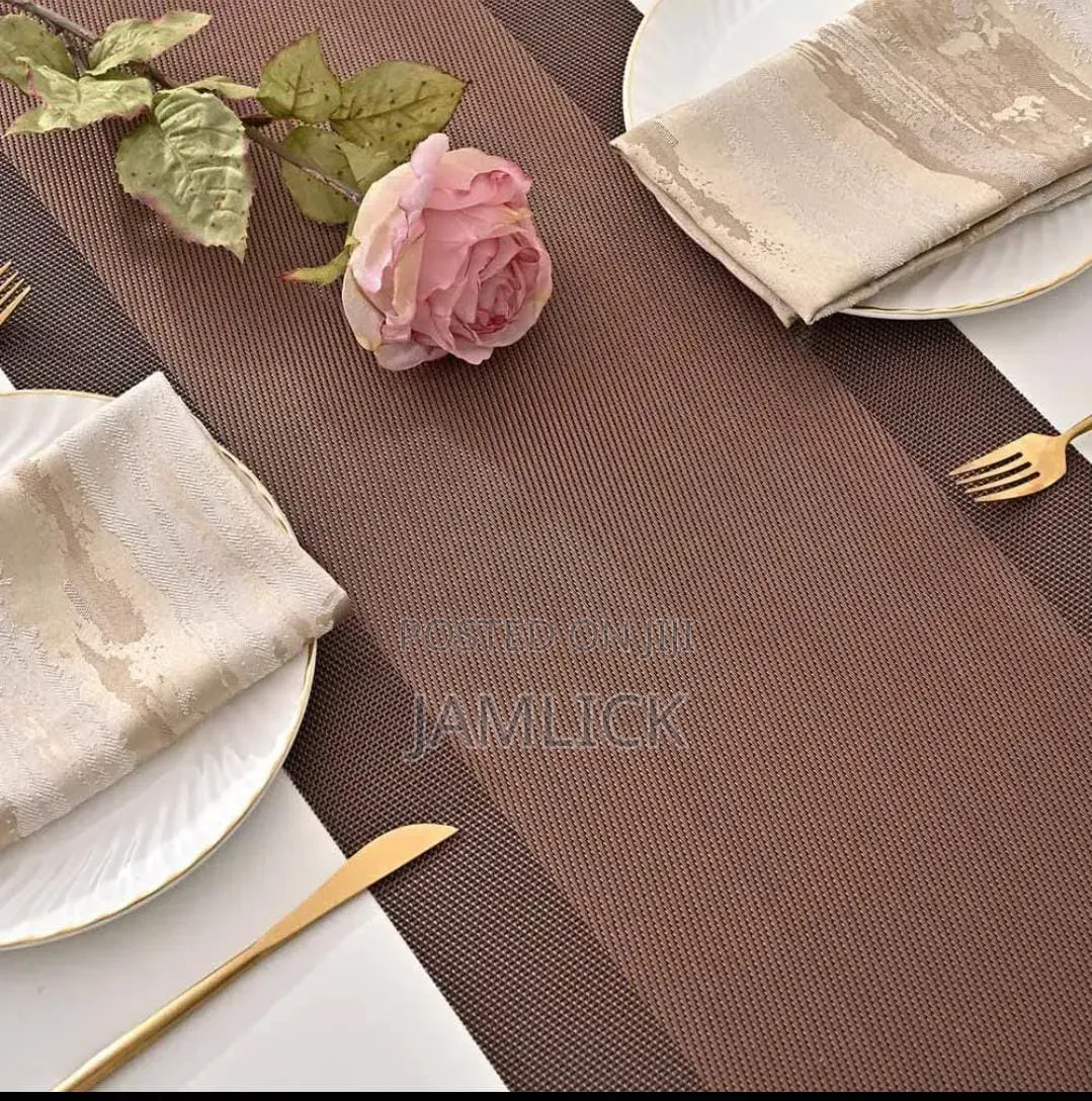 1 Table Runner Set + 6 Table Mats - Bb