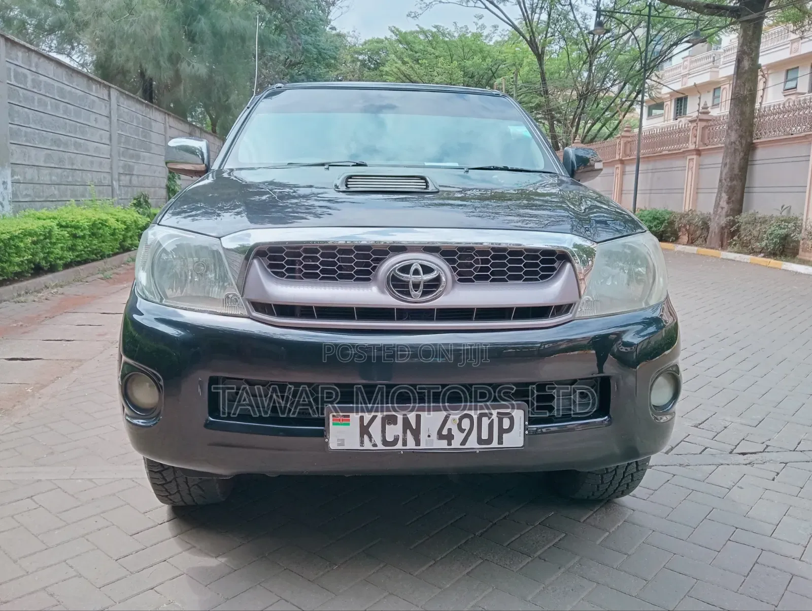 Toyota Hilux 2010 Black