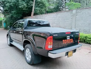 Toyota Hilux 2010 Black