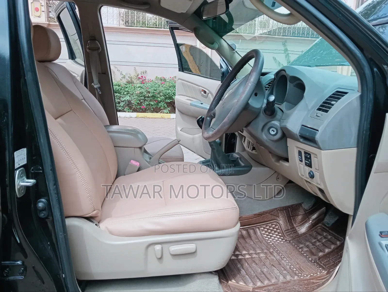 Toyota Hilux 2010 Black