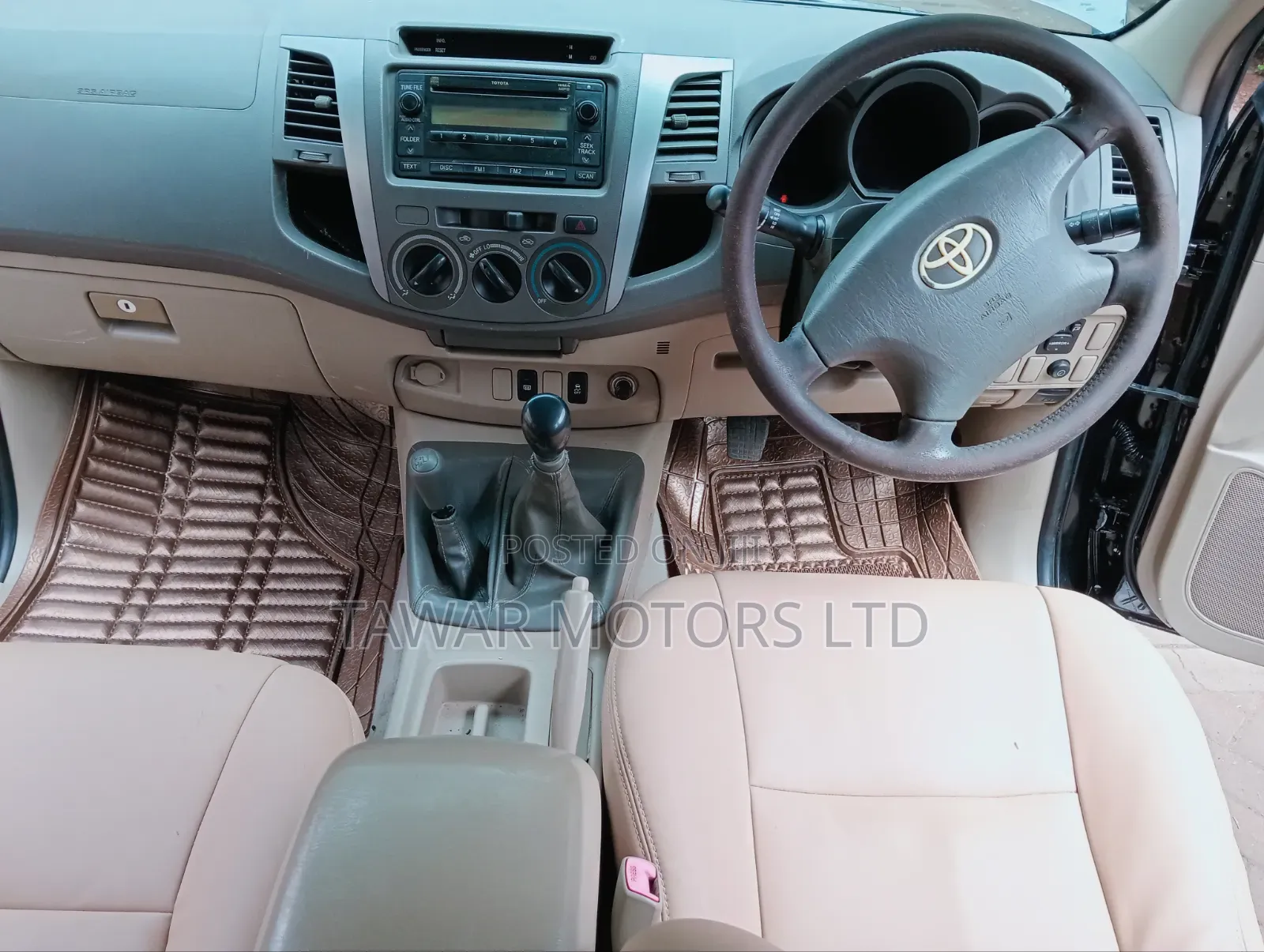 Toyota Hilux 2010 Black