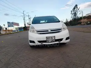 Toyota ISIS 2009 White