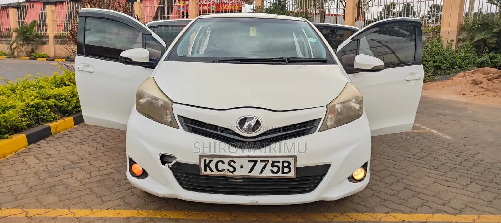 Toyota Vitz 2012 Pearl