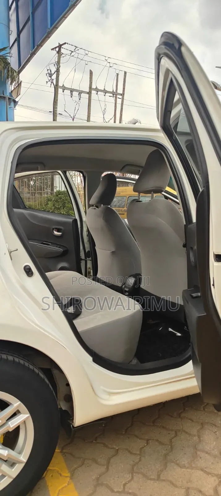 Toyota Vitz 2012 Pearl