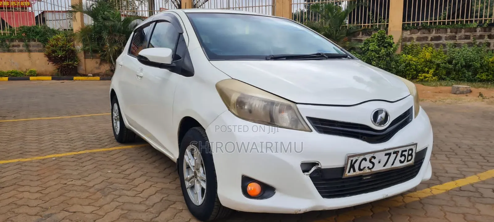 Toyota Vitz 2012 Pearl