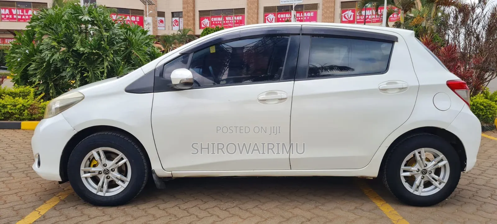 Toyota Vitz 2012 Pearl