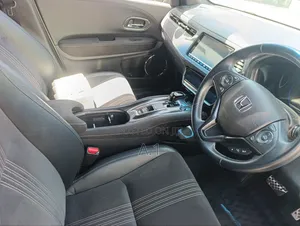 Honda Vezel 2019 Red
