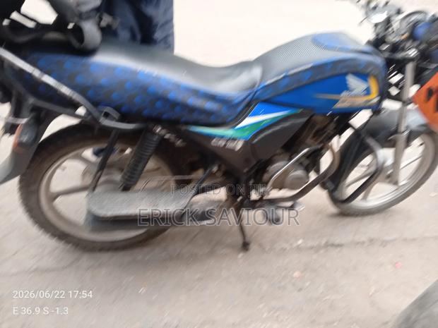 Honda CB 2019 Blue - thumbnail 4
