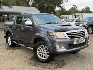 Toyota Hilux 2014 Gray